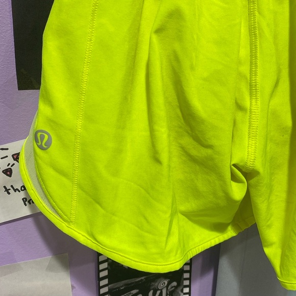 Lululemon 4’’ Hotty Hot Shorts 2 - Picture 3 of 4